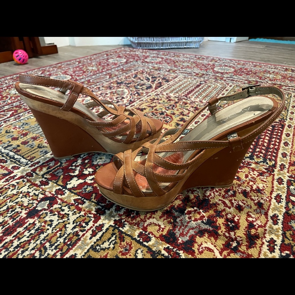 Platform Wedge ❤️🕶 - Picture 5 of 5